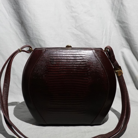 COCCINELLE Handbags - Vintage COCCINELLE Lizard Embossed Leather Hard Clamshell Shoulder Bag
